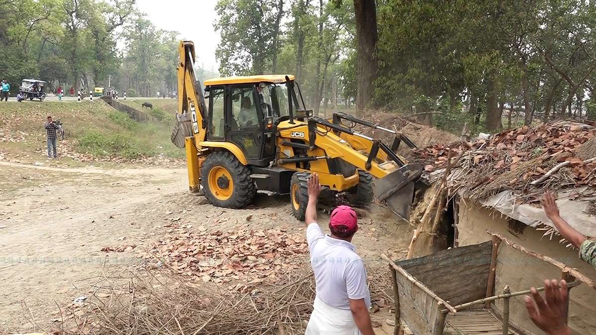  भूमिहीन शिव दमाई सोध्छन्- सरकार! मैले बस्ने जमिन कहिले पाउँछु?